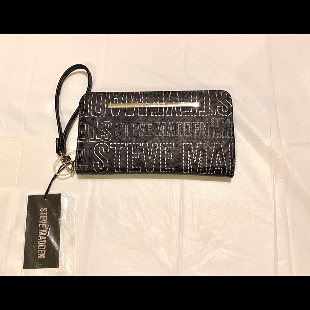 Steve Madden black & white logo wristlet wallet.